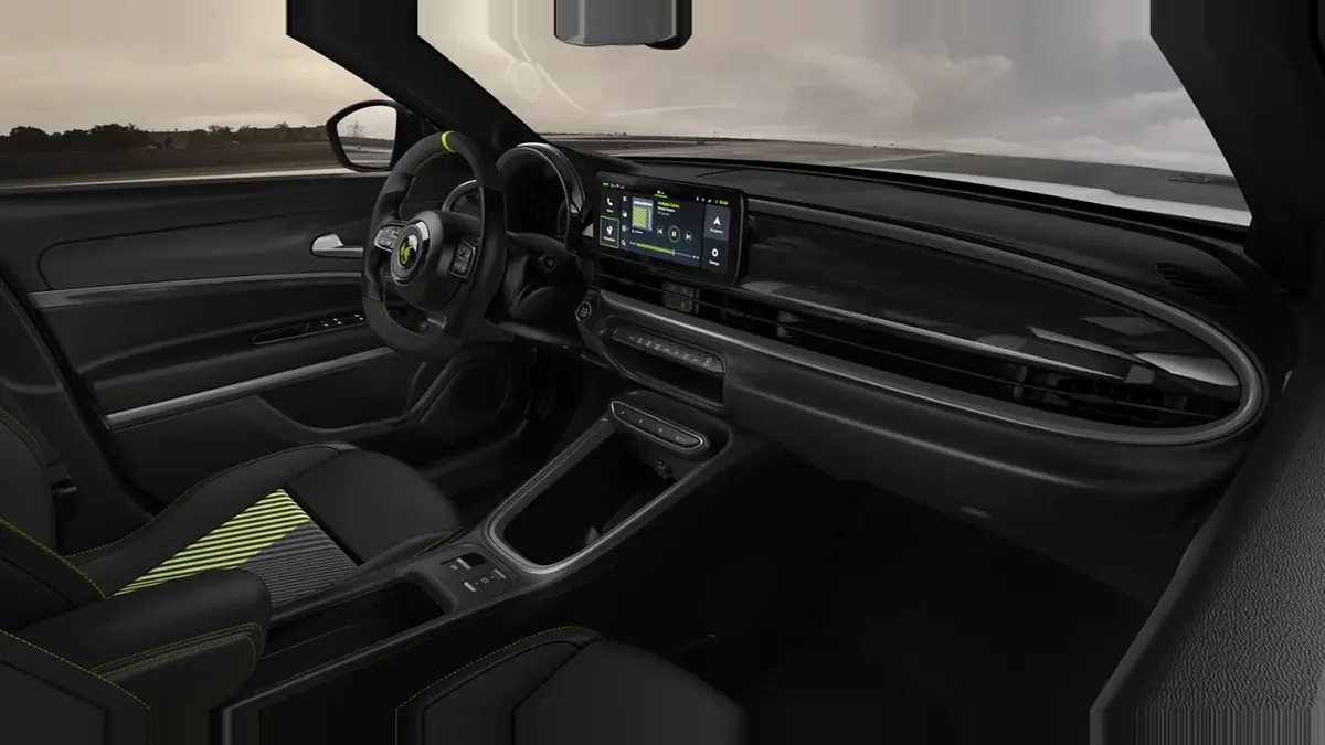 Abarth 600e Turismo, 100% eléctrico, en renting — Interior