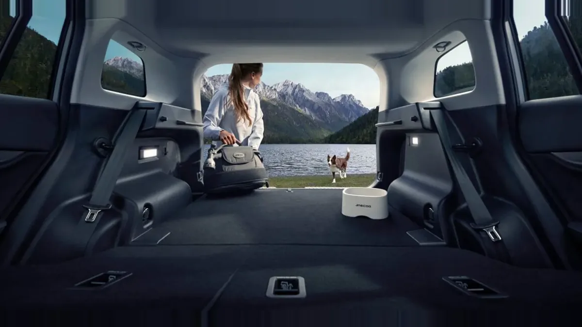 Jaecoo 5 EV Pure 155kW (211CV) 61kWh, 100% eléctrico, en renting — Interior