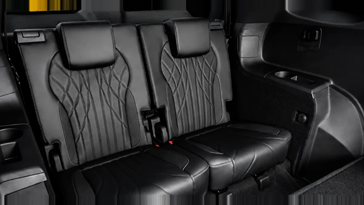 Jaecoo 8 PHEV Exclusive 1.5 TGDI 3DHT AWD 7p., híbrido enchufable, en renting — Interior