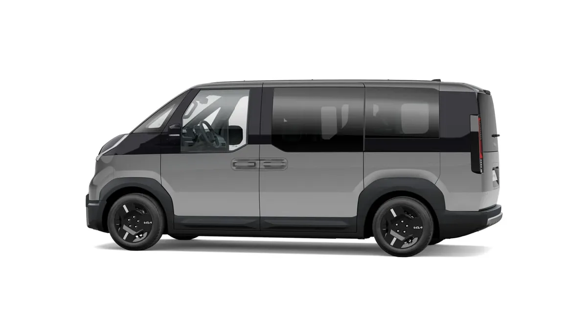 Kia PV5 Passenger L2H1 LR Plus, 100% eléctrico, en renting — Lateral