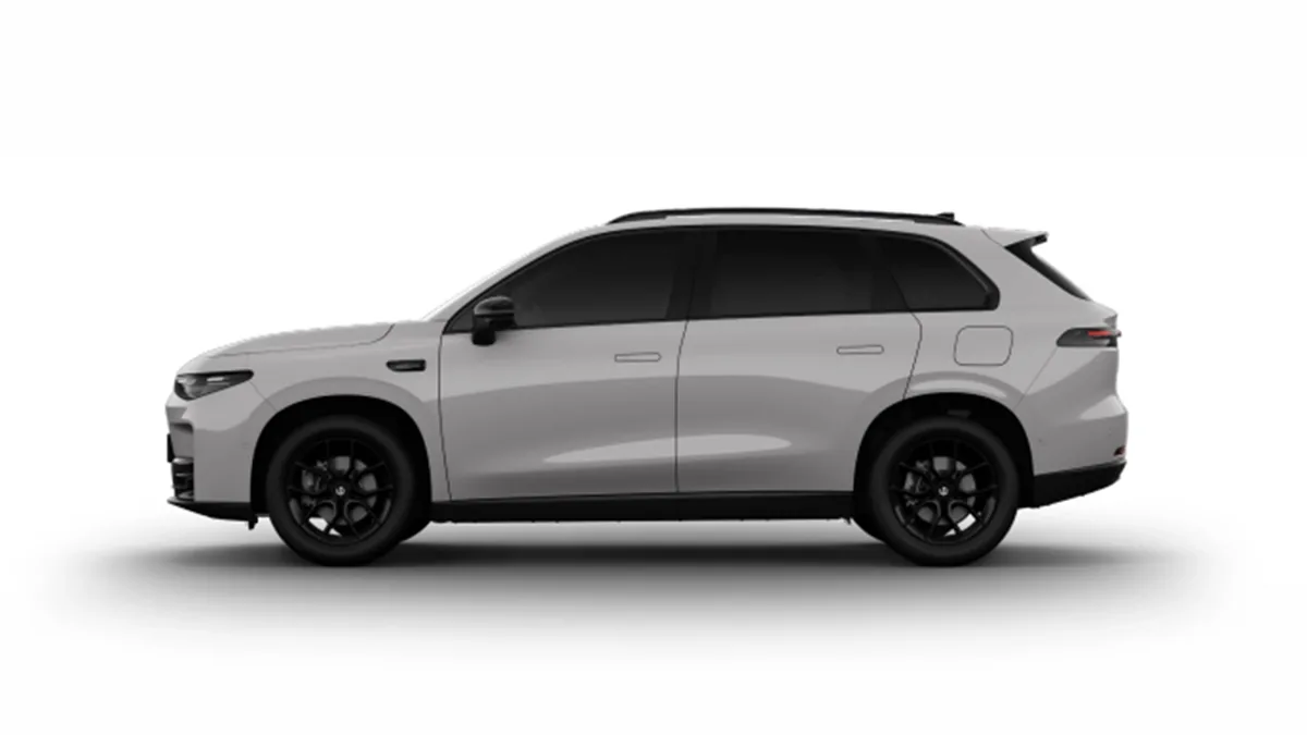 Leapmotor C10 REEV 28.4 kWh Style AT, híbrido enchufable, en renting — Trasera