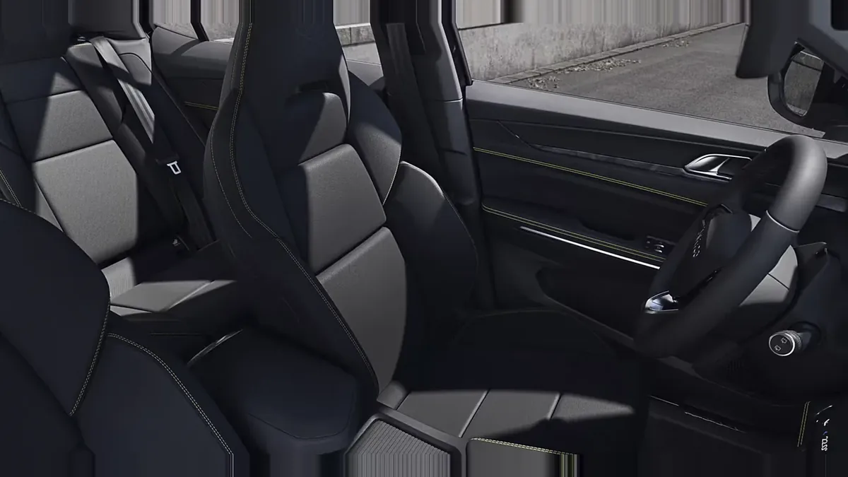 Lynk & Co 01 1.5 PHEV Core, híbrido enchufable, en renting — Interior