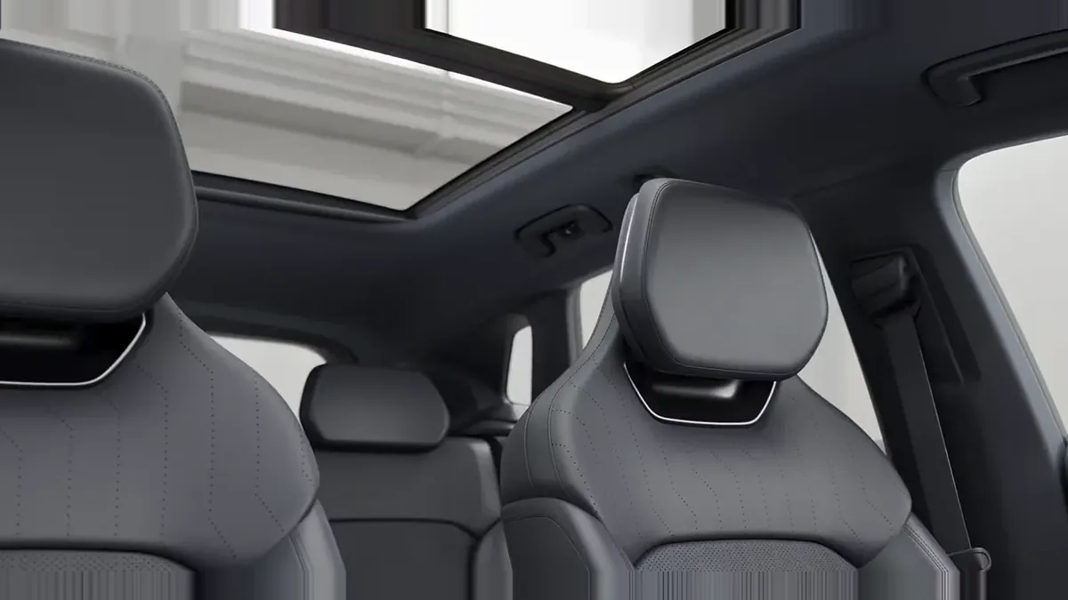 Lynk & Co 08 1.5 PHEV Core, híbrido enchufable, en renting — Interior