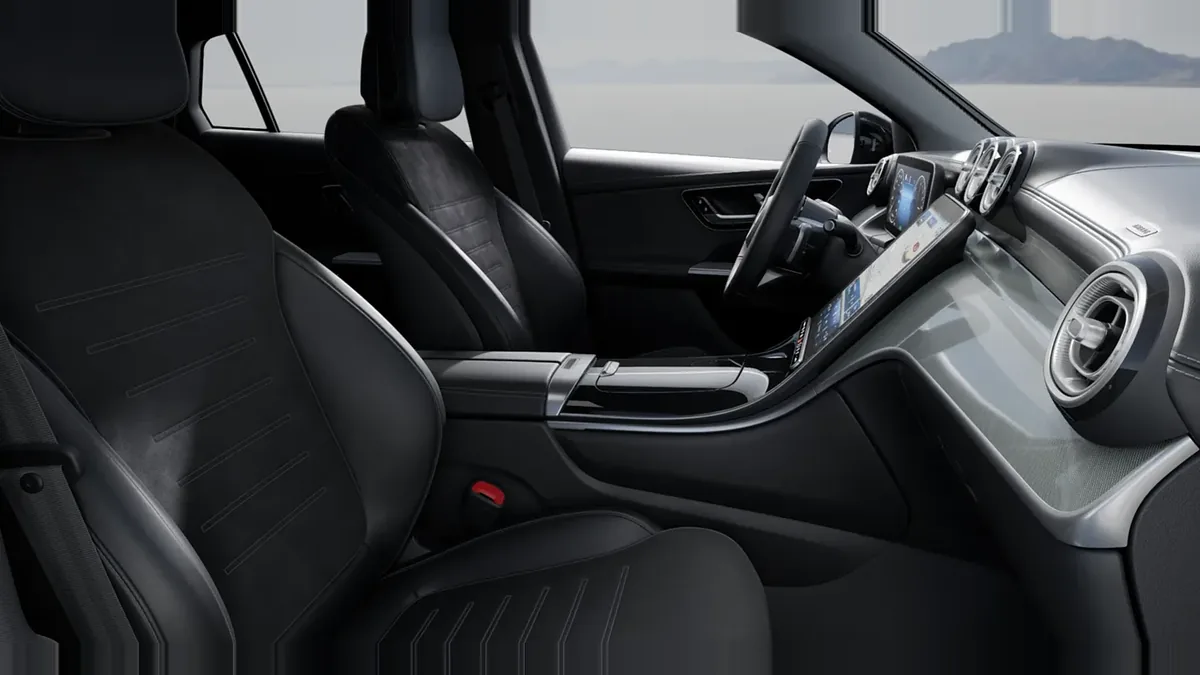 Mercedes-Benz GLC Coupé 300 de 4MATIC QS, híbrido enchufable, en renting — Interior
