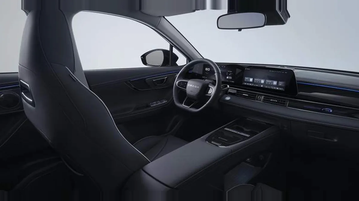 Omoda 5 EV 61kWh Pure 155kW, 100% eléctrico, en renting — Delantera