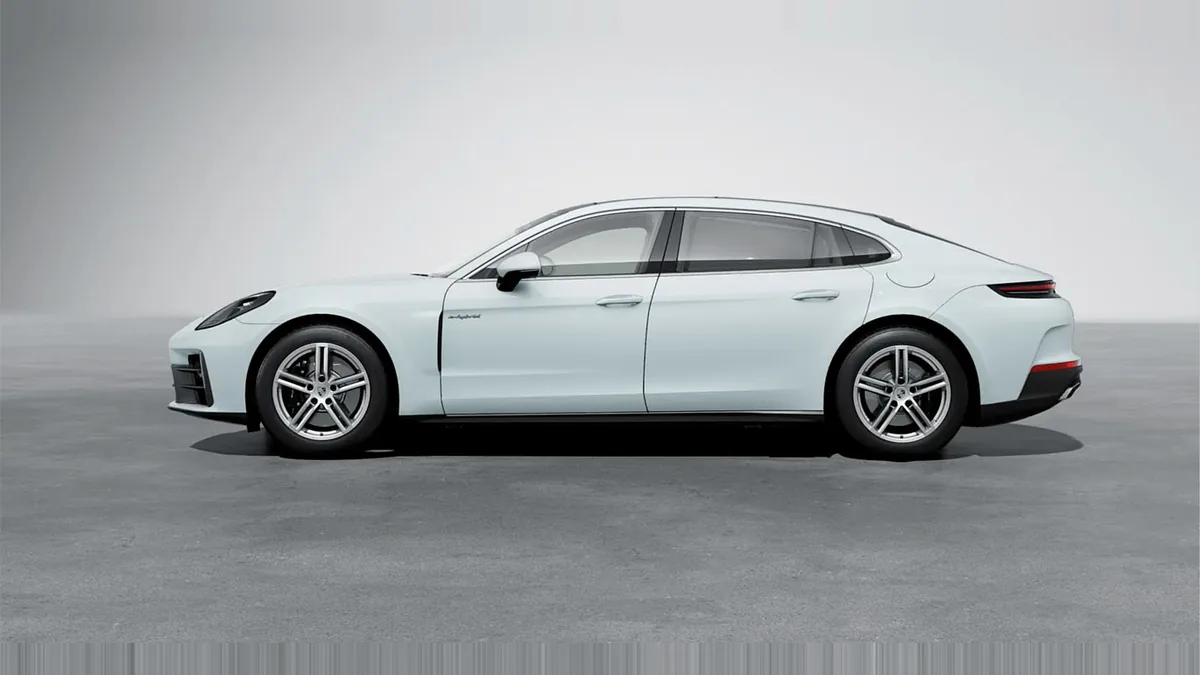 Porsche Panamera 4 E-Hybrid Executive, híbrido enchufable, en renting — Lateral