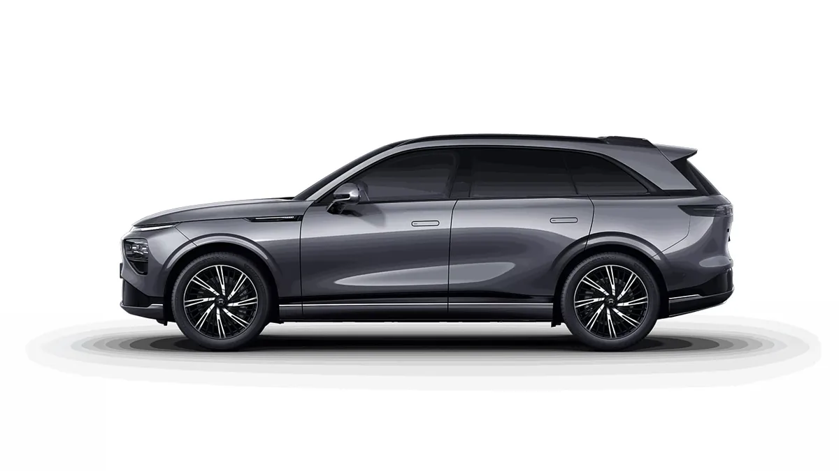 XPENG G9 AWD Performance, 100% eléctrico, en renting — Lateral